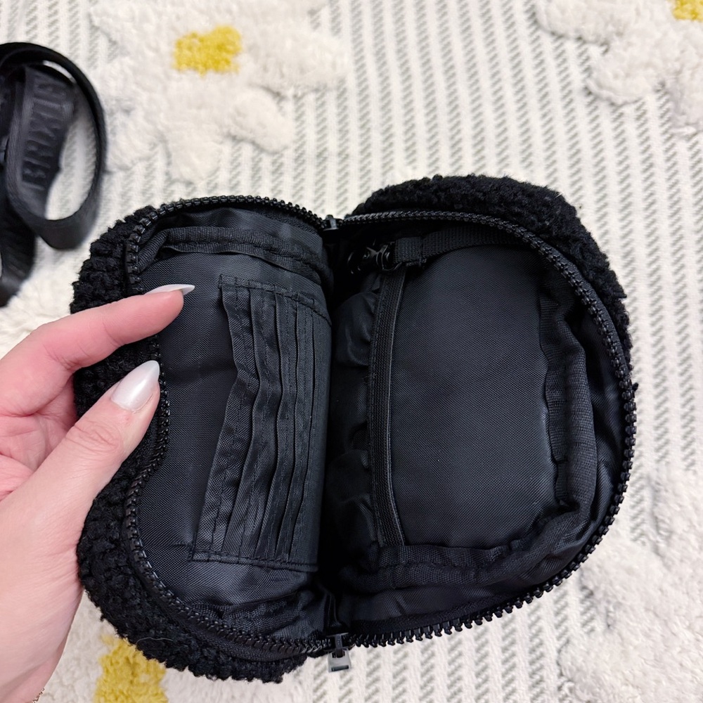 Brixley Fanny Pack Crossbody Bag - Sherpa Pepper - Picture 3 of 3
